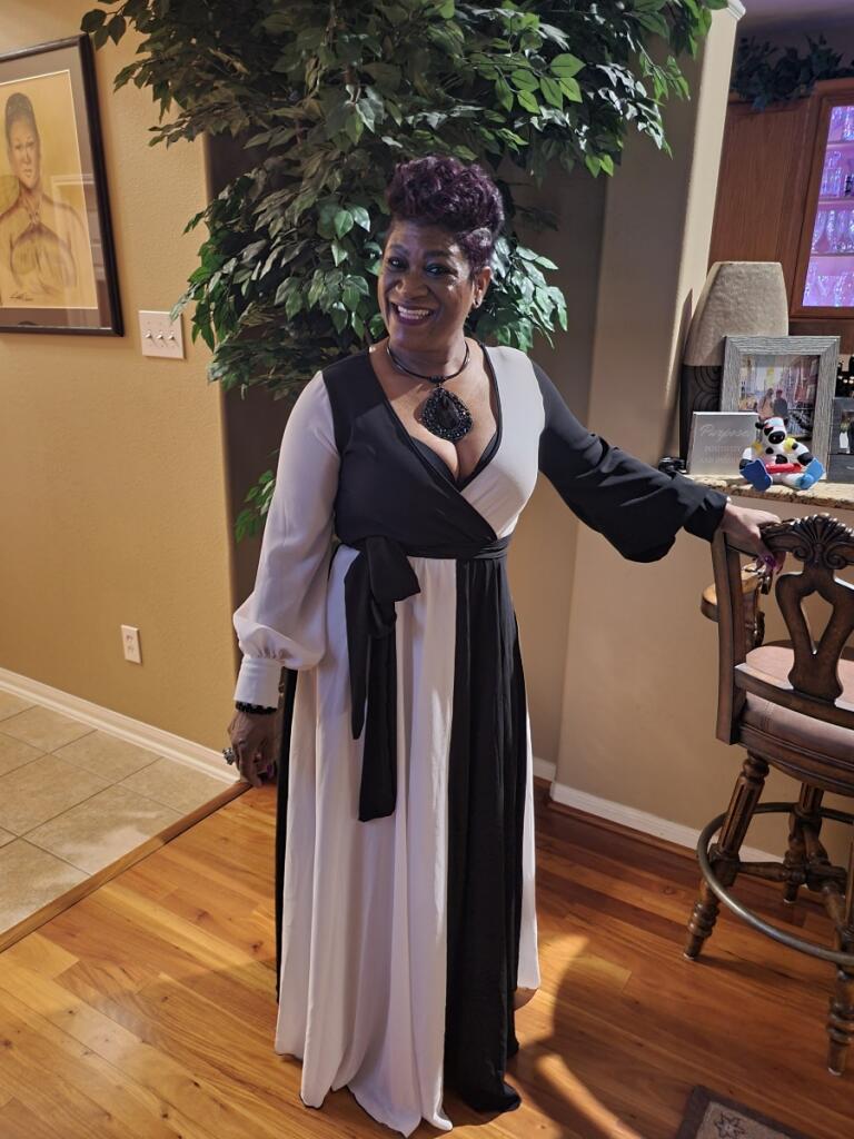 Black/White Long Sleeve Maxi Dress